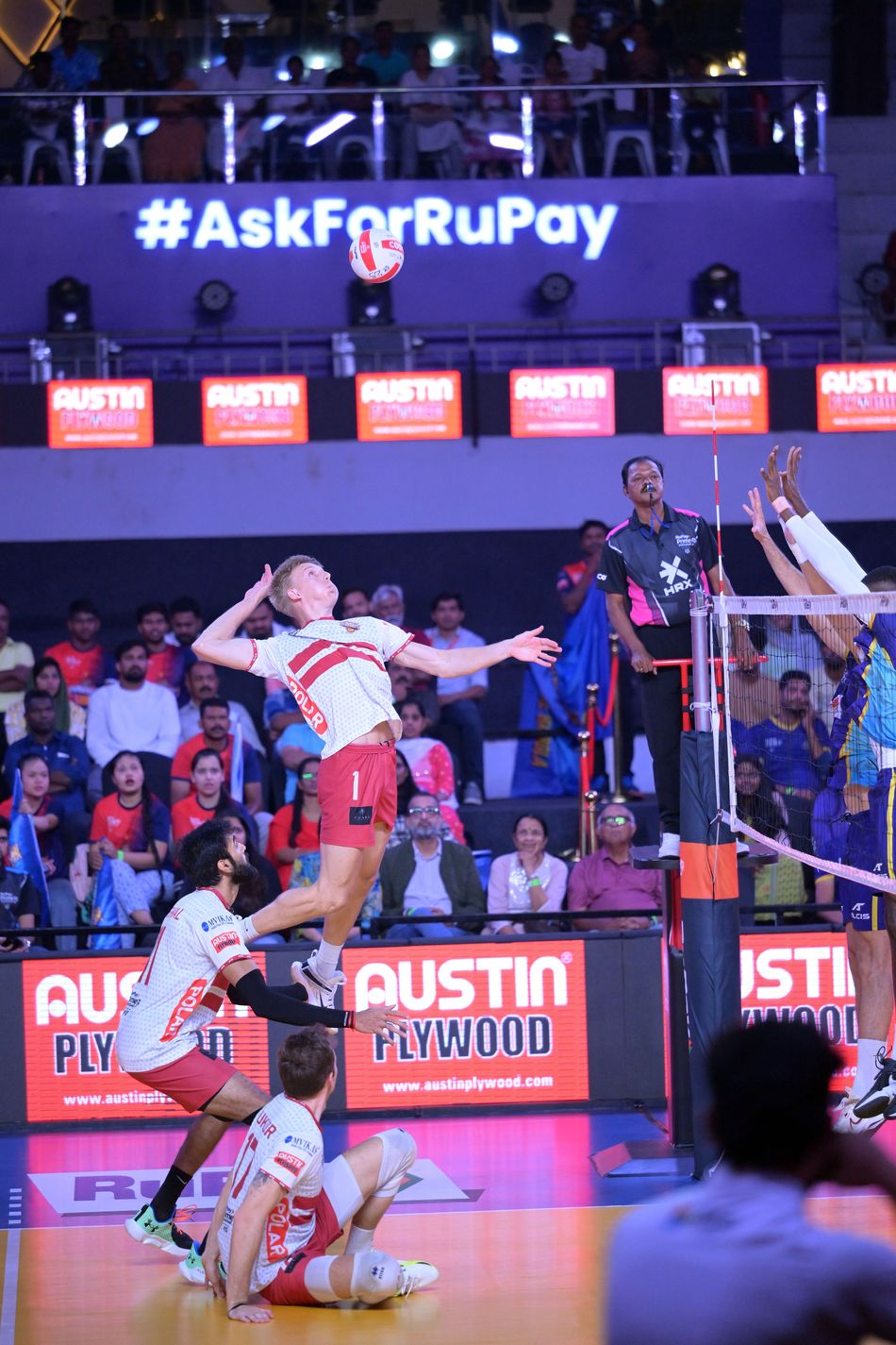 David Kisiel serving